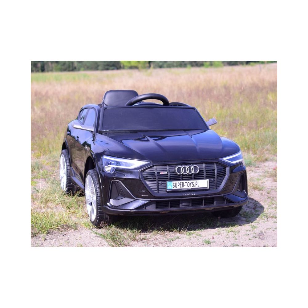 Elektromobilis „AUDI E-TRON SPORTBACK“ – / QLS6688