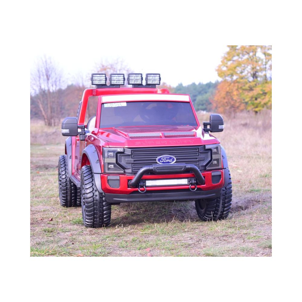 AUTOMOBILIS SU ORIGINALIA „FORD SUPER DUTY 4X4“ AKUMULIATORIUMI, 24 V, LAKUOTAS KUFERIS, REGULUOJAMA SĖDYNĖ / SX2088