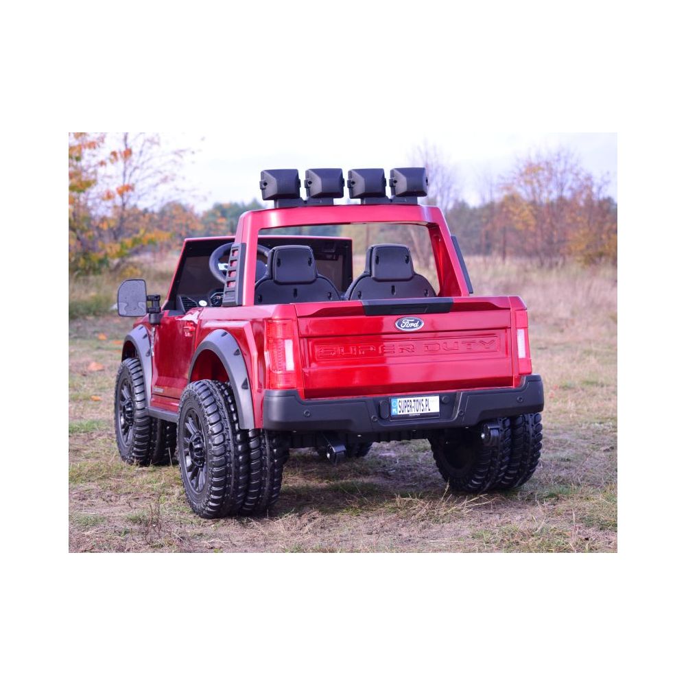 AUTOMOBILIS SU ORIGINALIA „FORD SUPER DUTY 4X4“ AKUMULIATORIUMI, 24 V, LAKUOTAS KUFERIS, REGULUOJAMA SĖDYNĖ / SX2088