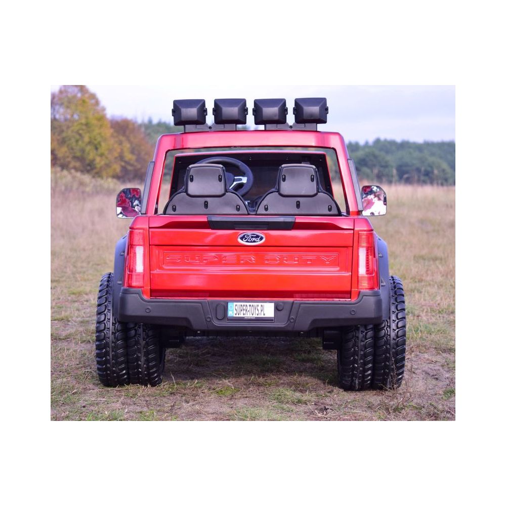 AUTOMOBILIS SU ORIGINALIA „FORD SUPER DUTY 4X4“ AKUMULIATORIUMI, 24 V, LAKUOTAS KUFERIS, REGULUOJAMA SĖDYNĖ / SX2088