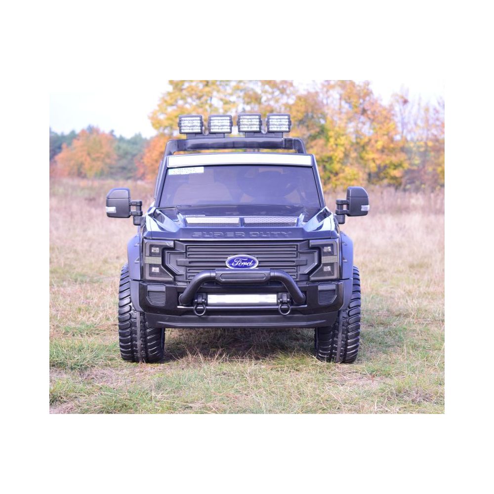 AUTOMOBILIS SU ORIGINALIA „FORD SUPER DUTY 4X4“ AKUMULIATORIUMI, BAGAŽINĖ, ORO KONDICIONAVIMAS, REGULIUOJAMA SĖDYNĖ / SX2088