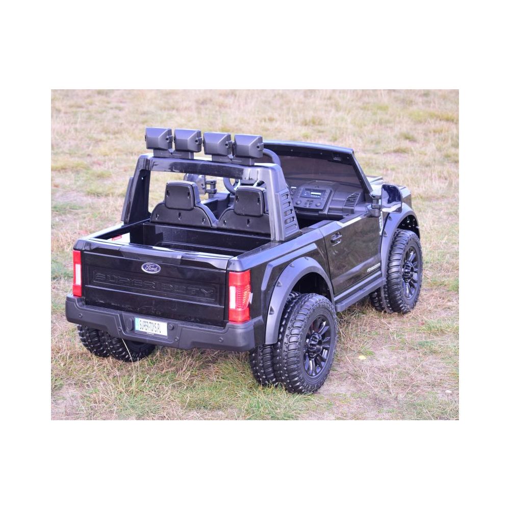 AUTOMOBILIS SU ORIGINALIA „FORD SUPER DUTY 4X4“ AKUMULIATORIUMI, BAGAŽINĖ, ORO KONDICIONAVIMAS, REGULIUOJAMA SĖDYNĖ / SX2088