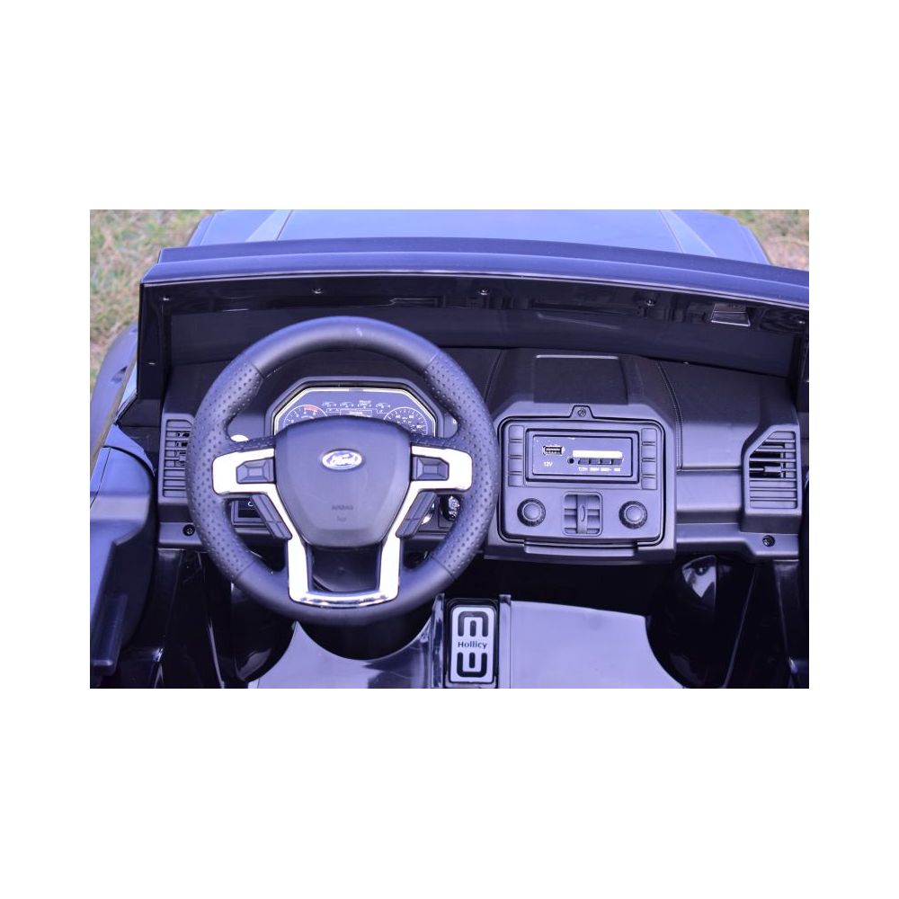 AUTOMOBILIS SU ORIGINALIA „FORD SUPER DUTY 4X4“ AKUMULIATORIUMI, BAGAŽINĖ, ORO KONDICIONAVIMAS, REGULIUOJAMA SĖDYNĖ / SX2088