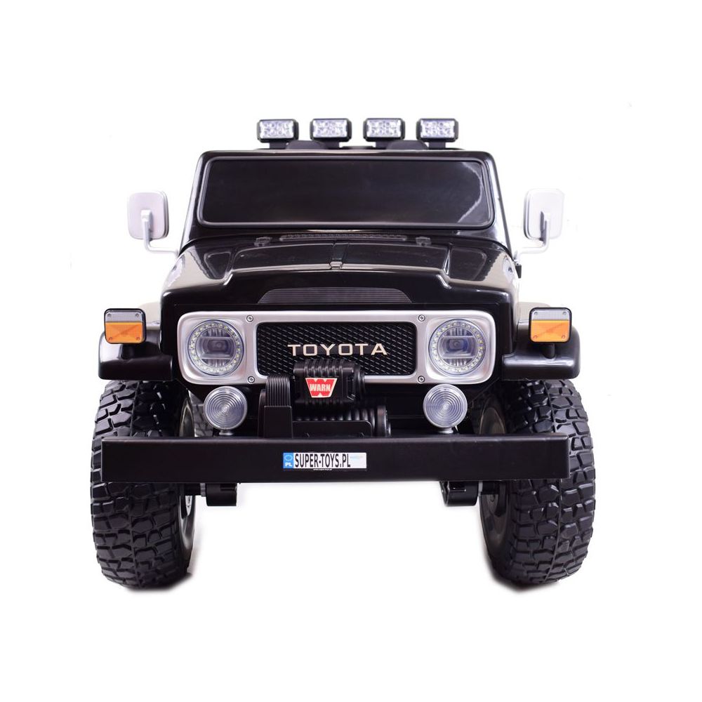 „TOYOTA LAND CRUISER“ su akumuliatoriumi, 4x4 versija, 320 vatų, skirta 2 vaikams / S316