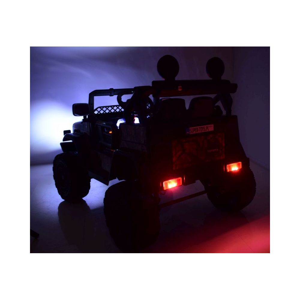 „TOYOTA FJ CRUISER“ SU AKUMULIATORIUMI, 4X4 VERSIJA, 180 VAT/JJ2099