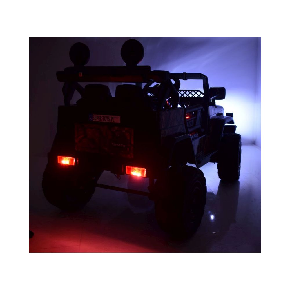 „TOYOTA FJ CRUISER“ SU AKUMULIATORIUMI, 4X4 VERSIJA, 180 VAT/JJ2099