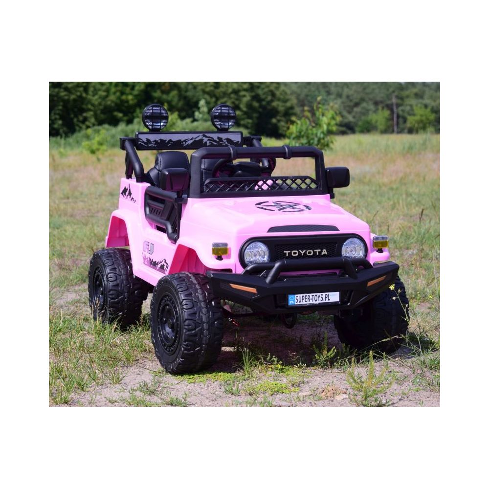 „TOYOTA FJ CRUISER“ SU AKUMULIATORIUMI, 4X4 VERSIJA, 180 VAT/JJ2099