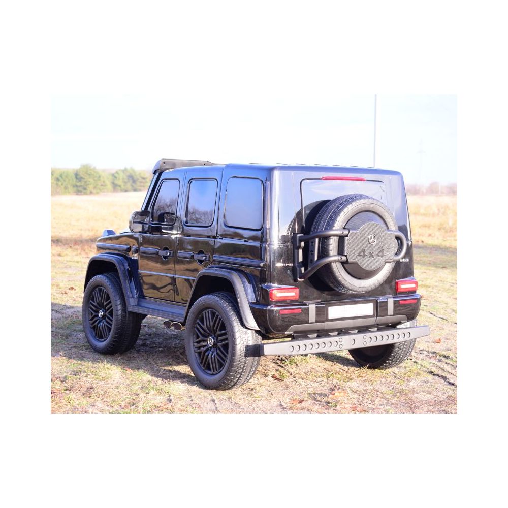 MILŽINIŠKAS „MERCEDES G63“ SU 800 W AKUMULIATORIUMI, 2X24 V, KILIMĖLIAI, LAKAS /DKG63