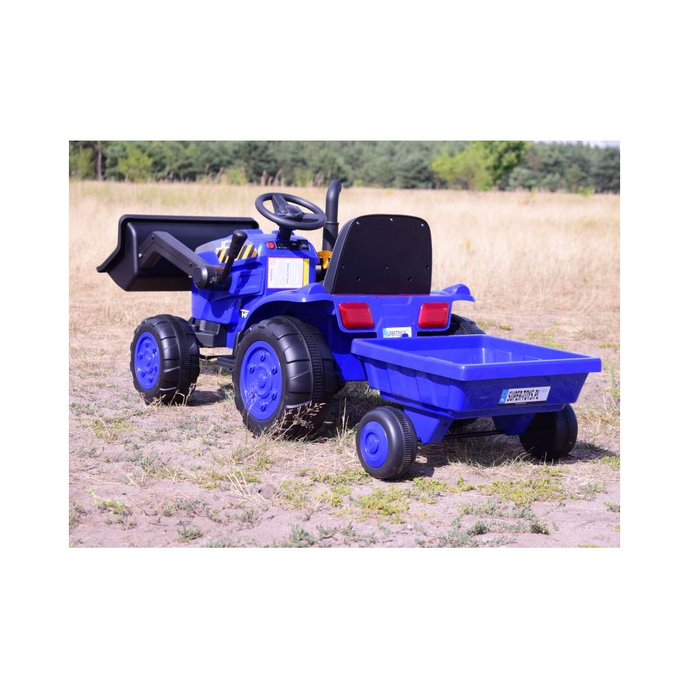 TRAKTOR NA AKUMULATOR Z PRZYCZEPĄ - JCX, PILOT/S-617