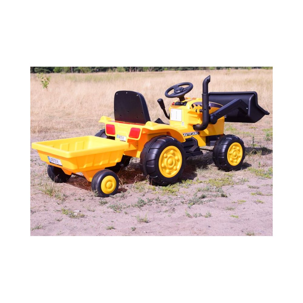 TRAKTOR NA AKUMULATOR Z PRZYCZEPĄ - JCX, PILOT/S-617