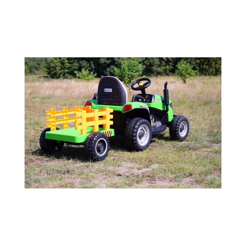 SUPER TRAKTOR LABOR – AKUMULIATORINIS SU PRIKABE IR KIPREM/BBH030