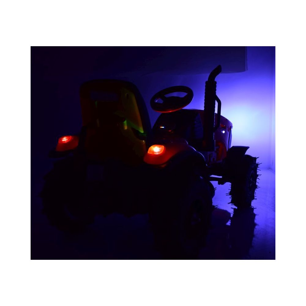 WIELKI TRAKTOR HALLO BABY Z PRZYCZEPĄ, PILOT, APLIKACJA/T990