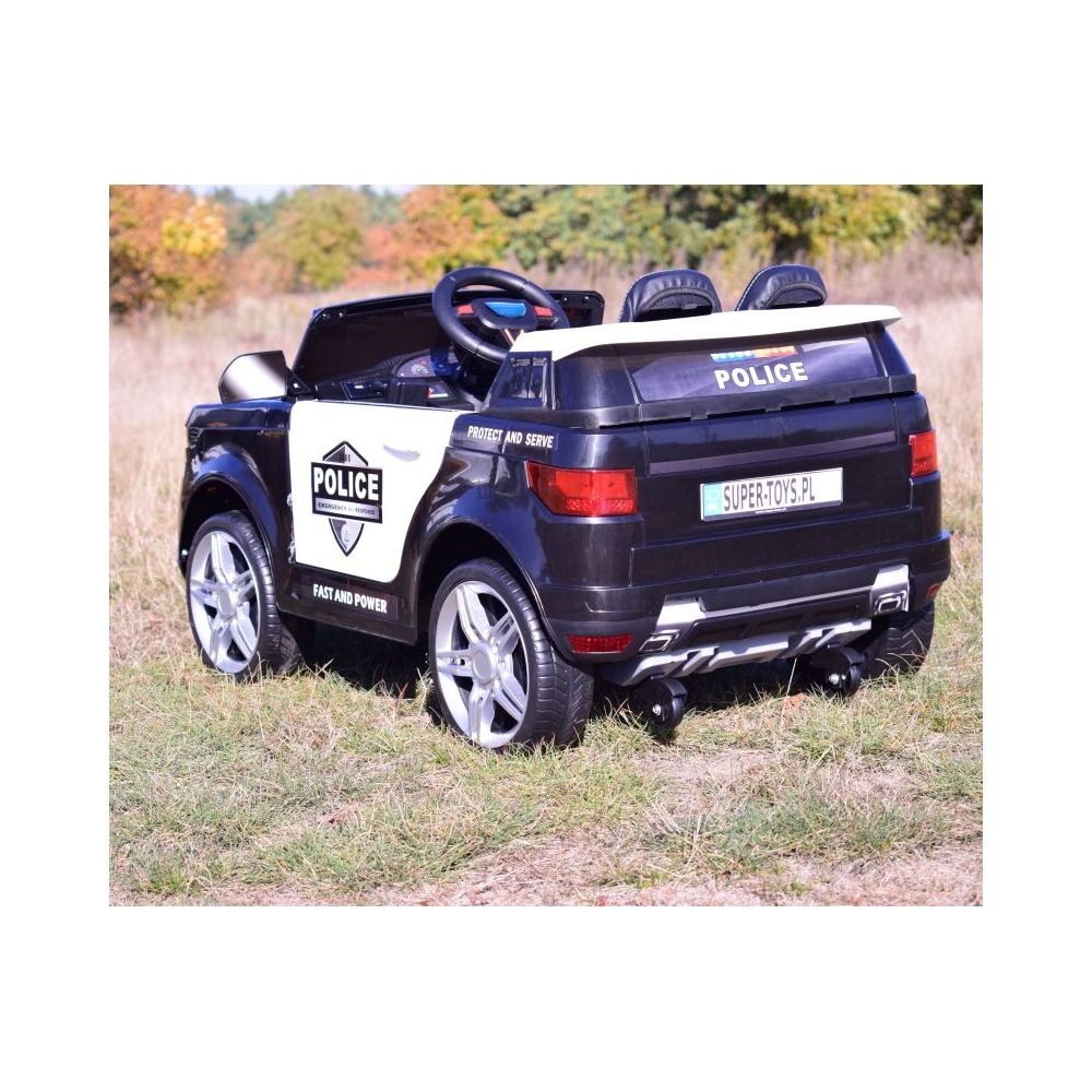 NAUJAUSIAS AKUMULIATORINIS POLICIJOS AUTOMOBILIS „PACIFICATOR“ – ŠVIESOS SIGNALAI, GARSO EFEKTAI, NUOTOLINIO VALDYMO PULTAS/BBH0