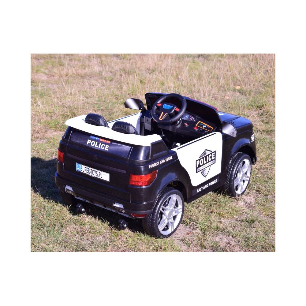 NAUJAUSIAS AKUMULIATORINIS POLICIJOS AUTOMOBILIS „PACIFICATOR“ – ŠVIESOS SIGNALAI, GARSO EFEKTAI, NUOTOLINIO VALDYMO PULTAS/BBH0