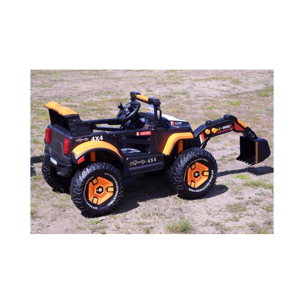 WIELKI JEEP, KOPARKA NA AKUMULATOR 4X4 Z PILOTEM/XZ-1158