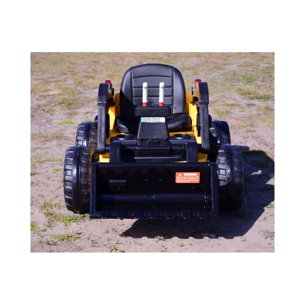 WIELKI SPYCHACZ - LOADER NEW HOLLAND NA AKUMULATOR, PILOT/XMX626