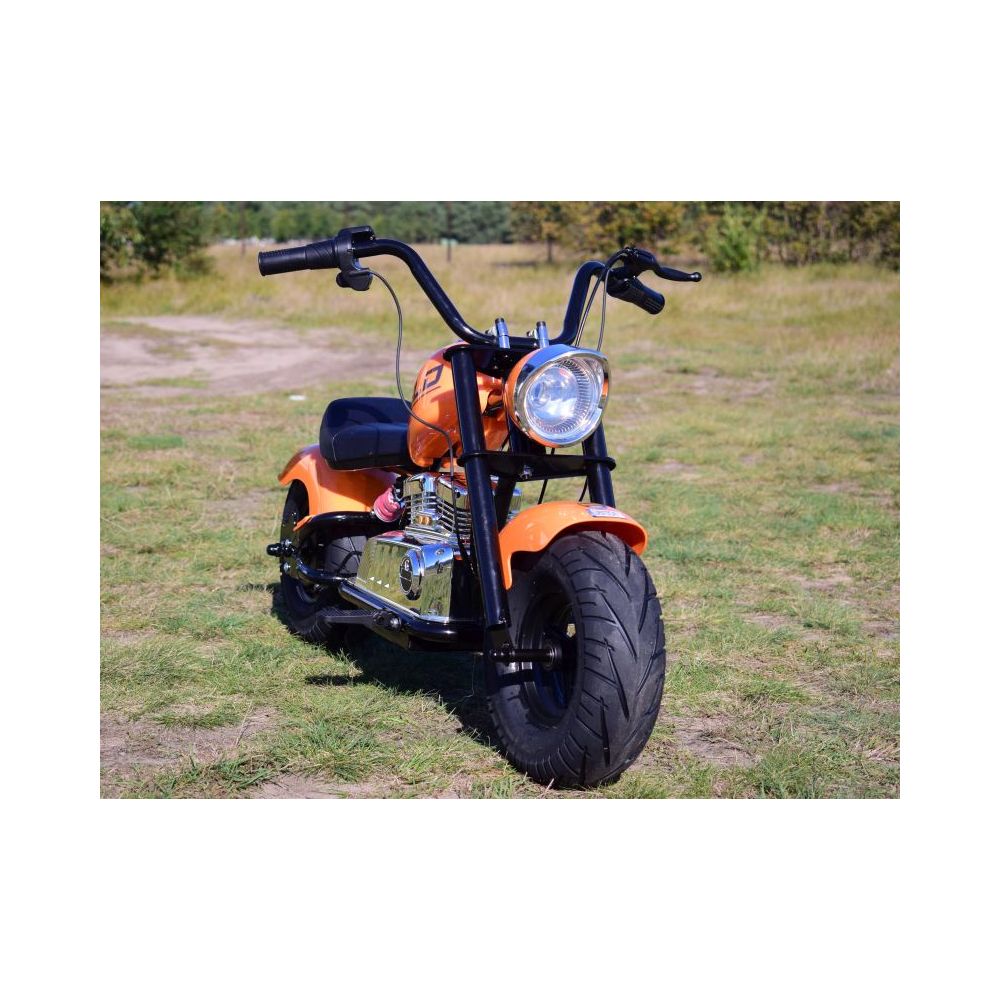 MOTOR CHOPPER "HELD", POMPOWANE KOŁA DO 25 KM/H, PODŚWIETLANY SILNIK/XB1058