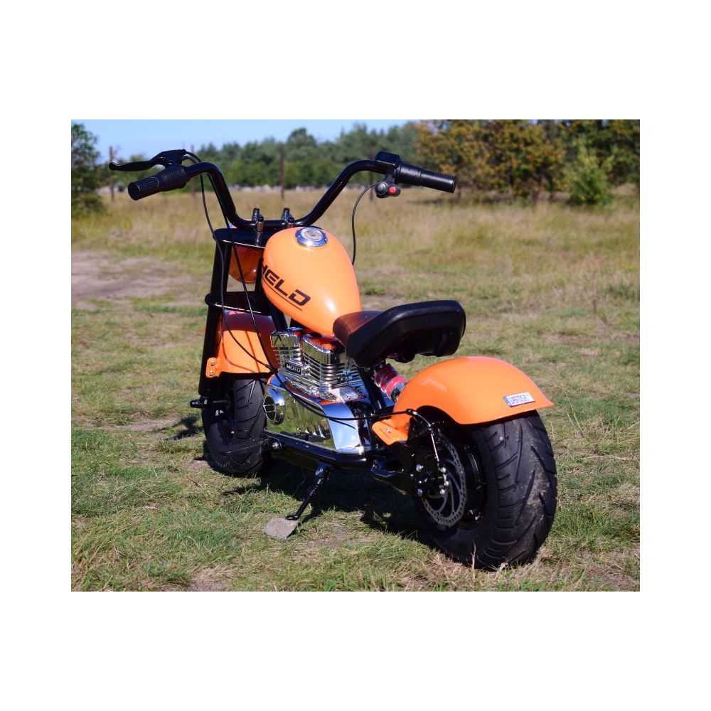 MOTOR CHOPPER "HELD", POMPOWANE KOŁA DO 25 KM/H, PODŚWIETLANY SILNIK/XB1058