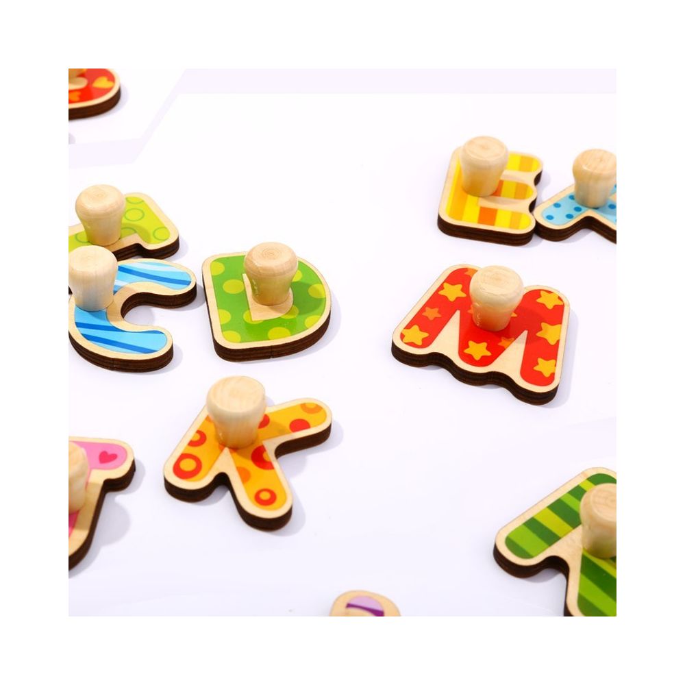 Medinė dėlionė TOOKY TOY Montessori abėcėlė su rankenėlėmis