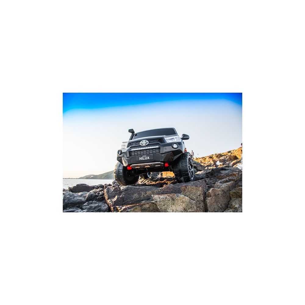 Auto na Akumulator Toyota Hilux Biały