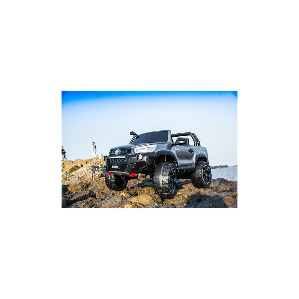 Auto na Akumulator Toyota Hilux Biały