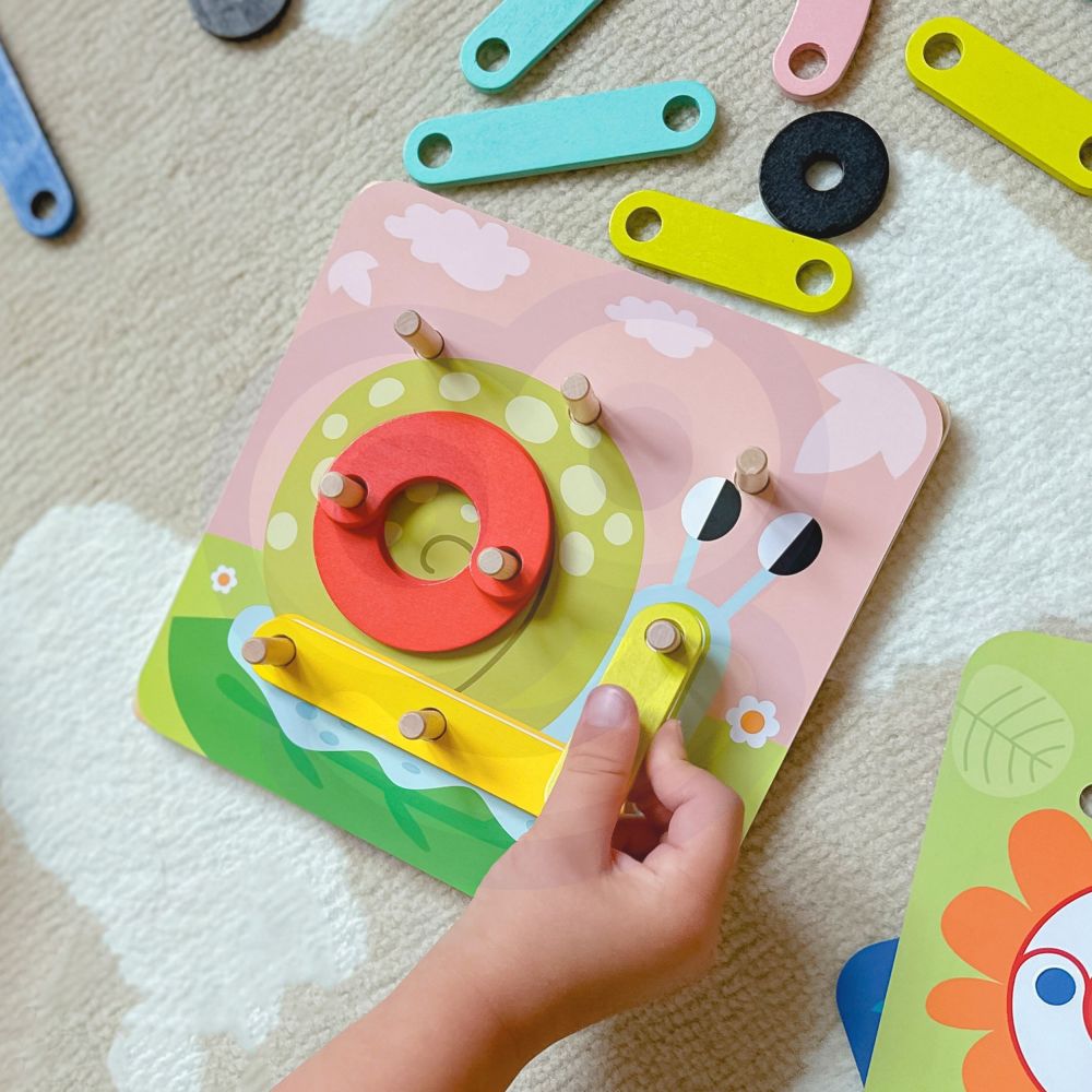 Medinė dėlionė su kaišteliais ir gyvūnų motyvais TOOKY TOY FSC sertifikuoti