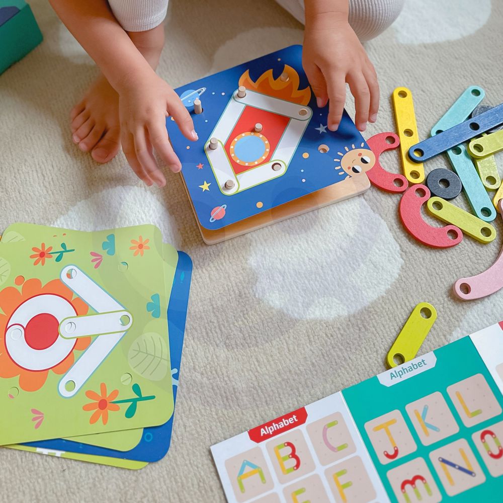 TOOKY TOY Wooden Puzzle Blocks Pegs Animal Patterns to Recreate FSC Certified 