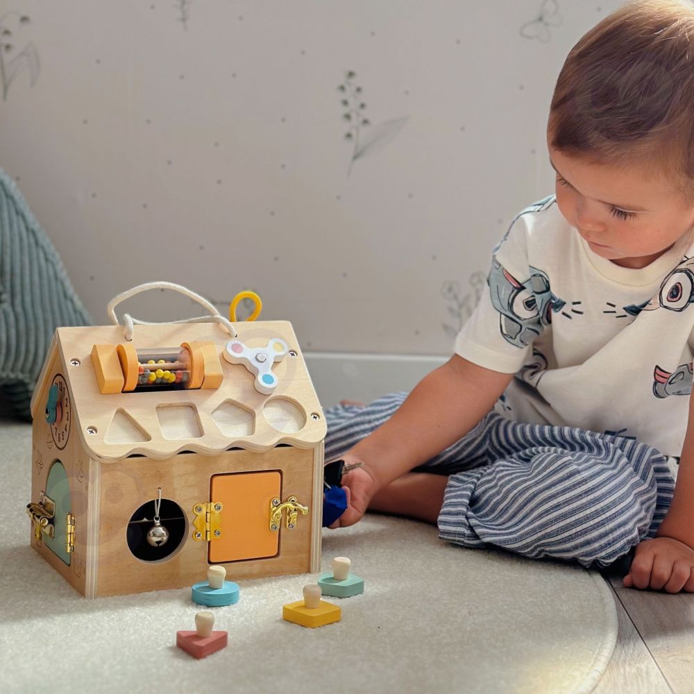 TOOKY TOY Wooden Manipulation House 